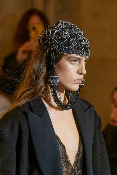 Look 12
